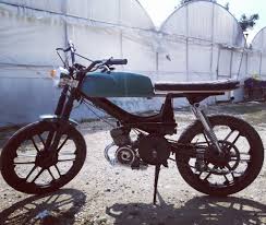 Custom Moped Street Tracker Beldeyama Mobylette Bionik 52 I Have Started This Project 3 Weeks Ago And It S Almost Done 70cc Airsal Engine Max Speed 85kmh H