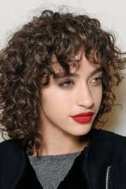 frisuren mittellang mit dauerwelle kurze haare locken haarschnitt kurze haare dauerwelle