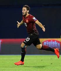 Hakan çalhanoğlu, geçitğimiz eylül ayında verdiği röportajda küçüklüğünden beri galatasaray'ı tuttuğunu itiraf etmişti. Galatasaray Da Hakan Calhanoglu Heyecani Sayfa 1 Galatasaray 04 Haziran 2021 Cuma