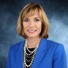 Daniella Lynch's Instagram, Twitter & Facebook