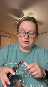 Y'all please forgive me, this is my first video, and it's completely raw  and unedited 😂 but I'm DIYing some spray dye and trying to show how 🖤💕