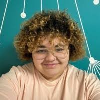 Estelle Noel's Instagram, Twitter & Facebook