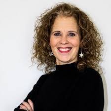 Carmen Howell's Instagram, Twitter & Facebook