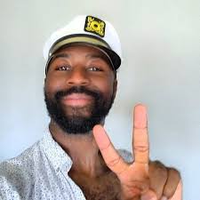 People tell me quite often that I look like Lucius Malfoy from Harry Potter  🤫