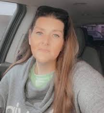 Christi Cook's Instagram, Twitter & Facebook