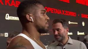 Tyson Fury poručio Tommyju: Ne budeš li nokautirao youtubera, ne moraš se  vraćati kući