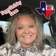 Let's all wish Donna a howling happy birthday! Have a great day amiga!