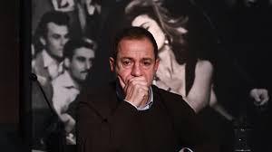 Στο θέατρο», μου είπε η ιωάννα. Dhmhtrhs Lignadhs Sto Stoxastro Toy Roybikwna Gemise Afises To Kentro Ths A8hnas