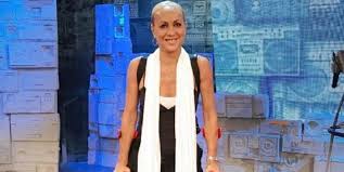Studia danza con maestri di fama internazionale, fino a perfezionarsi all'opera di stato di budapest. Alessandra Celentano Rompe Il Silenzio E Parla Della Sua Malattia Invalidante