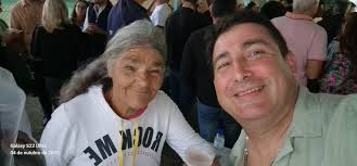 Casa que ardeu no Souto da Branca que deixou os dois inquilinos, filho e  mãe, desalojados (*) (...) * A casa pertenceu ao Dr. Carlos de Almeida e  esposa D. Mary. *