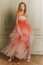 The laila dress is a stunning dazzling dress perfect for that special occasion! Lookbook Oscar De La Renta Pre Fall 2020 Collection