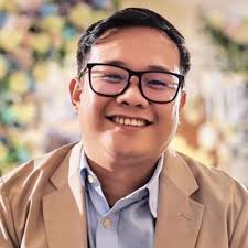 Van Ranoa, Ernest Leigh and Melinda Barlis. I did not laugh at these  people. I feel pity for them because of how fake news and hatred victimized  them that they have forgotten