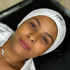 Suas sobrancelhas muito mais lindas, aqui na Akiko Beauty realçamos sua  real beleza através do Visagismo 😍 Agende já seu horário via WhatsApp 14  99823-2726 . . . . . . . . . . . . . . . . . #