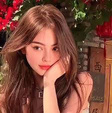 Terri Burton's Instagram, Twitter & Facebook