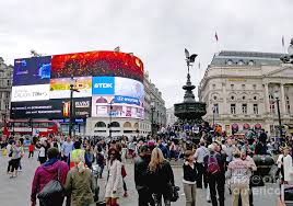 In the vicinity, there are many places offering discounts and drinks at some of the bars and clubs in piccadilly circus. Piccadilly Circus London Photograph By Glenn Harvey