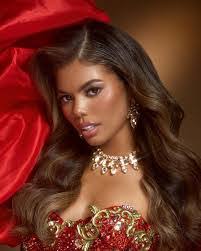 Sylvia Masters's Instagram, Twitter & Facebook