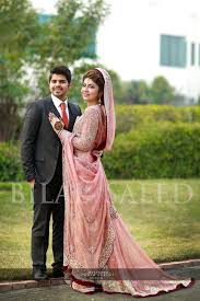 Handsome Groom Beautiful Bride Make A Lovely Couple For A Great Outdoor Shoot Bilalsaeed Hsstudio Wedding Pakistani Bridal Bride Poses Bride