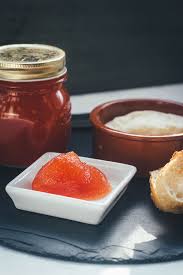 Rezept Fur Tomatenmarmelade Susser Brotaufstrich Aus Reifen Tomaten Den Sommer Perfekt Konservi Tomatenmarmelade Tomatenmarmelade Rezepte Lebensmittel Essen
