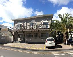 Holiday inn cape town offers 242 newly renovated rooms and. Spring Tide Inn Bed Breakfast Cape Town