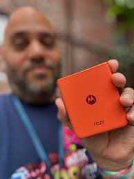 📱 The Motorola Razr flip phone is back with some cool updates. The new  Razr has a 3.6-inch screen for $700, while the Razr+ pushes it to 4 inches  and costs $1,000.