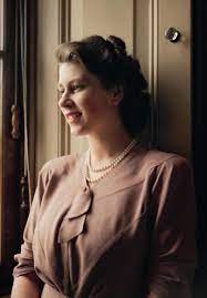 The story of edward and miss simpson is considered one of the greatest love stories of the 20th queen elizabeth ii now. 20 Year Old Princess Elizabeth In Her Sitting Room At Buckingham Palace July 19 1946 Pic Twit Princess Elizabeth Her Majesty The Queen Young Queen Elizabeth