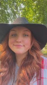 Hayley Brewer's Instagram, Twitter & Facebook