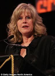 Mary elizabeth tipper gore (née aitcheson; First Al Now Tipper Both Gores Now Dating Again After Shockingly Announcing Their Separation Two Years Ago Daily Mail Online