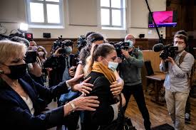 Tous les soirs après l'école, il venait, il me disait: Wtomudrtf3p69m