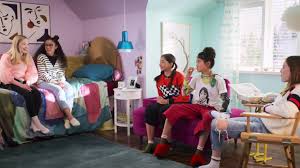 The Costumes In Netflix S The Baby Sitters Club Are Peak Cool Tween With A Dash Of Nostalgia Fashionista In theaters march 26, 2021. baby sitters club