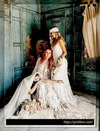 20 brautkleider im böhmischen stil #boheme #brautkleider source by annekarl1999. 20 Stilvolle Fransen Brautkleider Fur Bohmische Braute Bohmische Braut Bohmische Hochzeitskleider Boheme Braut