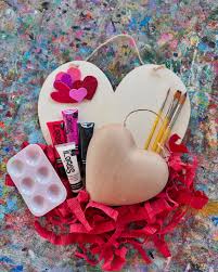 INTRODUCING STEM! Creative Corner is so excited to introduce STEM—Science,  Technology, Engineering, and Mathematics—to our class roster, taught by Kevin's  Stem Squad, a passionate and talented local Dad! We can't wait for