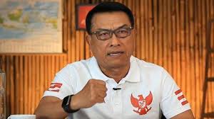 Pengamat ragu jokowi benaran menolak jabatan presiden 3 periode. Refly Harun Pertanyakan Sikap Istana Soal Moeldoko Soroti Langkah Di Demokrat Harusnya Diganti Tribun Manado