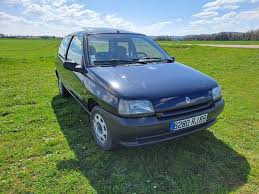 Image result for Bleu Cobalt 1995 Renault