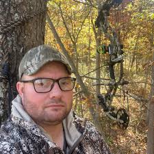 Experiences with Longbows and Recurves in Traditional Archery