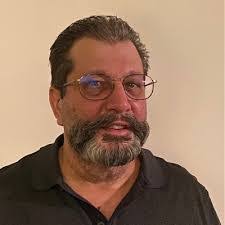 Robert Pelc's Instagram, Twitter & Facebook