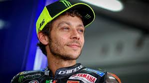 Valentino rossi is an italian motorbike racer and motogp world champion. Valentino Rossi Keren Banyak Anak Didiknya Tembus Motogp