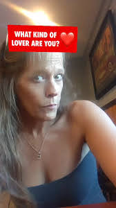 Kelly Enderle's Instagram, Twitter & Facebook