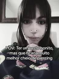 Piercing No Rosto Perto Do Olho