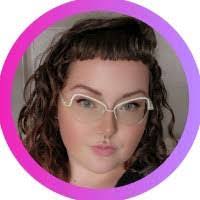 Amy Hardison's Instagram, Twitter & Facebook