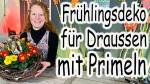 Osterdeko selber machen ist eine kreative arbeit, die mit viel einbildungskraft verbunden ist. Fruhling Deko Fur Draussen Osterdeko Dekoidee Fur Pflanzkorb Fruhlingsdeko Korb Mit Primeln Youtube