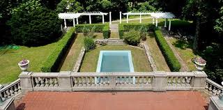 Résultat de recherche d'images pour "villa lewaro"