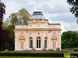 chateau bagatelle parc bagatelle paris travel to eat french cottage neoclassical architect french architecture