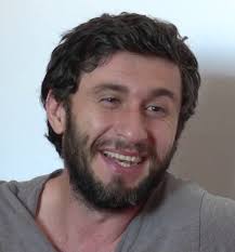 Am facut o forma usoara a bolii, ca o gripa. DragoÈ™ Bucur Wikipedia