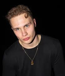 VOLUNTEER EDITOR NEEDED FOR HARD TECHNO MINI-DOCUMENTARY! **Interested?  Email bahiabusiness2@gmail.com** More than 20 creatives involved, from  award-winning animators, lighting designers to musicians, sound recordists  and camera operators :D the ...