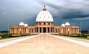 Abidjan wurde die hauptstadt der elfenbeinküste. Die Schone Stadt Yamoussoukro Entdecken Discover Ivorycoast