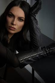 i — Portraits of Isolation