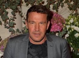 Benjamin castaldi a une nouvelle fois pris la parole sans langue de bois sur sa situation de vendredi 11 décembre 2020, benjamin castaldi en a dit plus sur ses problèmes d'argent, tenant à. Benjamin Castaldi La Biographie De Benjamin Castaldi Avec Gala Fr