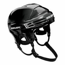 A visor or face shield in ice hockey is a device attached to the front of a helmet to reduce potential of injury to the face.visors cover the upper half of the face, while full face shields cover the entire face. Bauer 2100 Hockey Helm Eishockey Helm Roller Hockey Helm Bauer Helm Ebay
