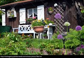 Weitere ideen zu garten, garten deko, ideen. Garten Hutte Shabby Chic Stockfoto 7061133 Bildagentur Panthermedia