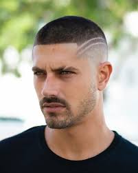 Nuestras expertas te cuentan los cortes de pelo que más se llevan este año. Degradado Con Lineas Corte De Pelo Novocom Top